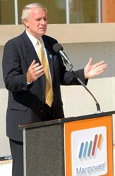 Mayor Barrett welcomes Manpower to downtown Milwaukee