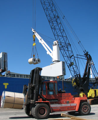 These Kalmar forklifts have the lifting capacity 52,000 pounds.
