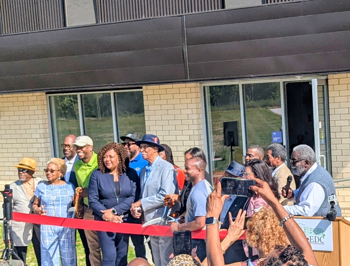 LaMarr ribbon-cutting