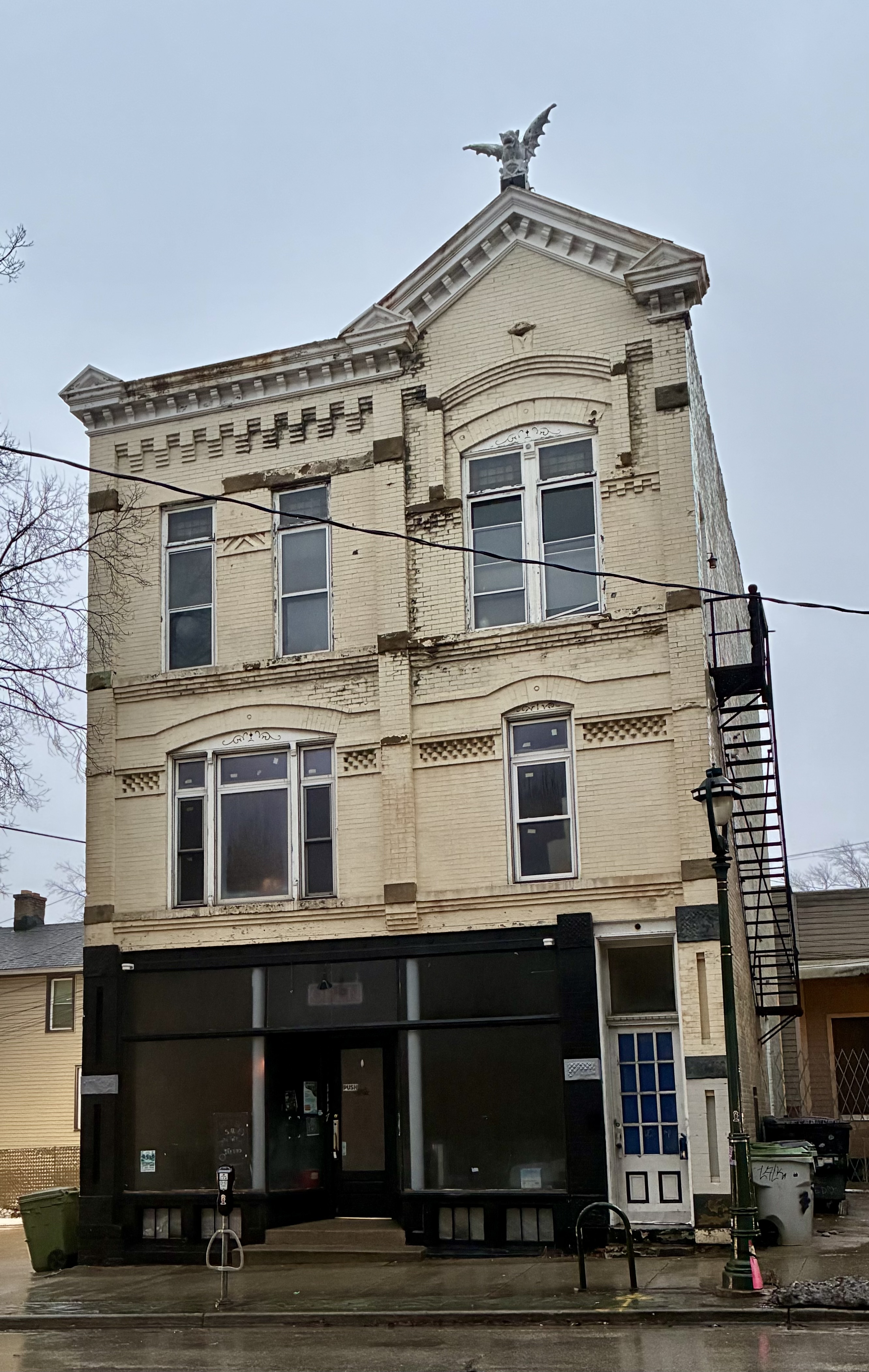 1115-17 E Brady Street