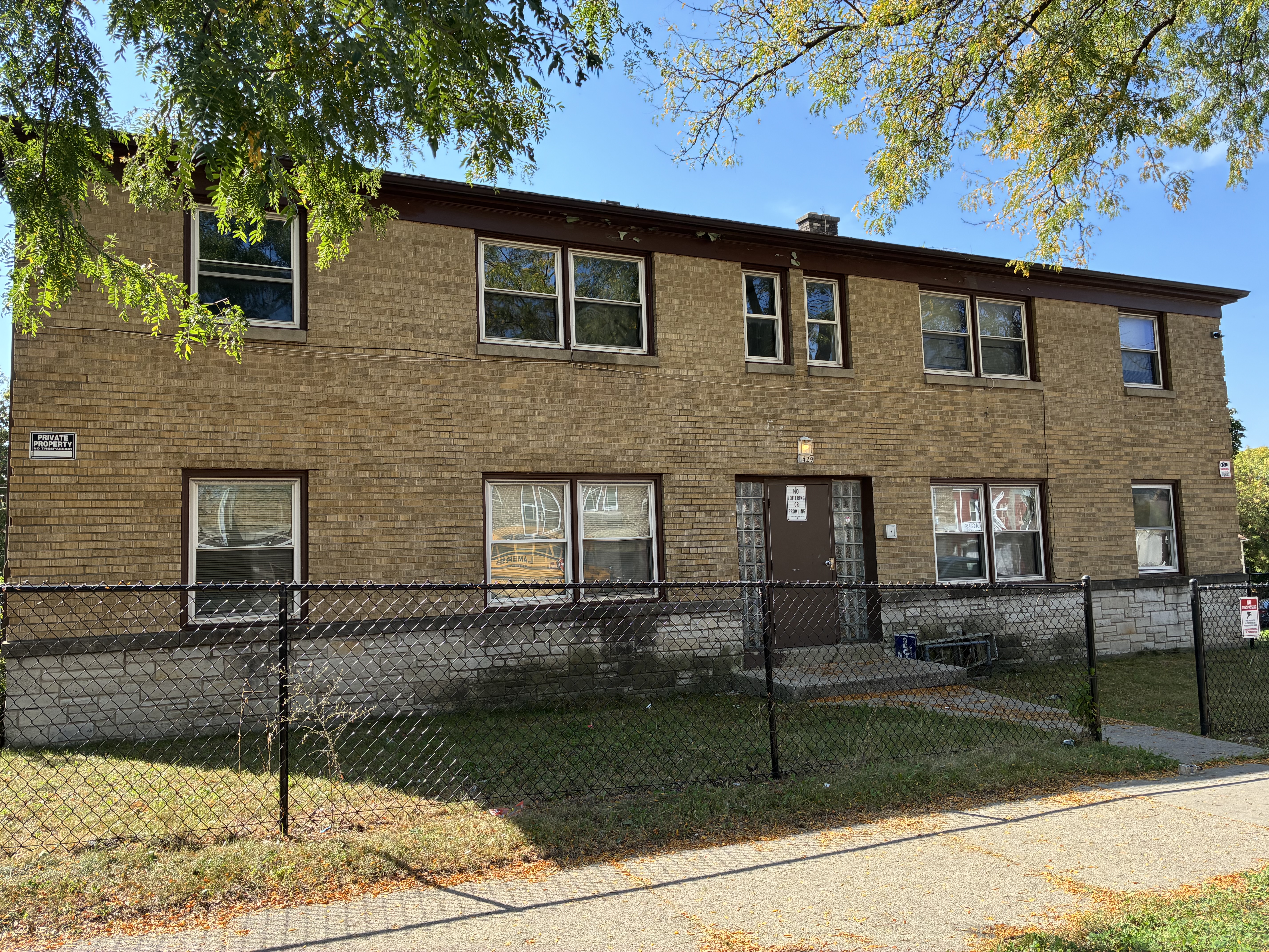 1429 W Atkinson Avenue front picture